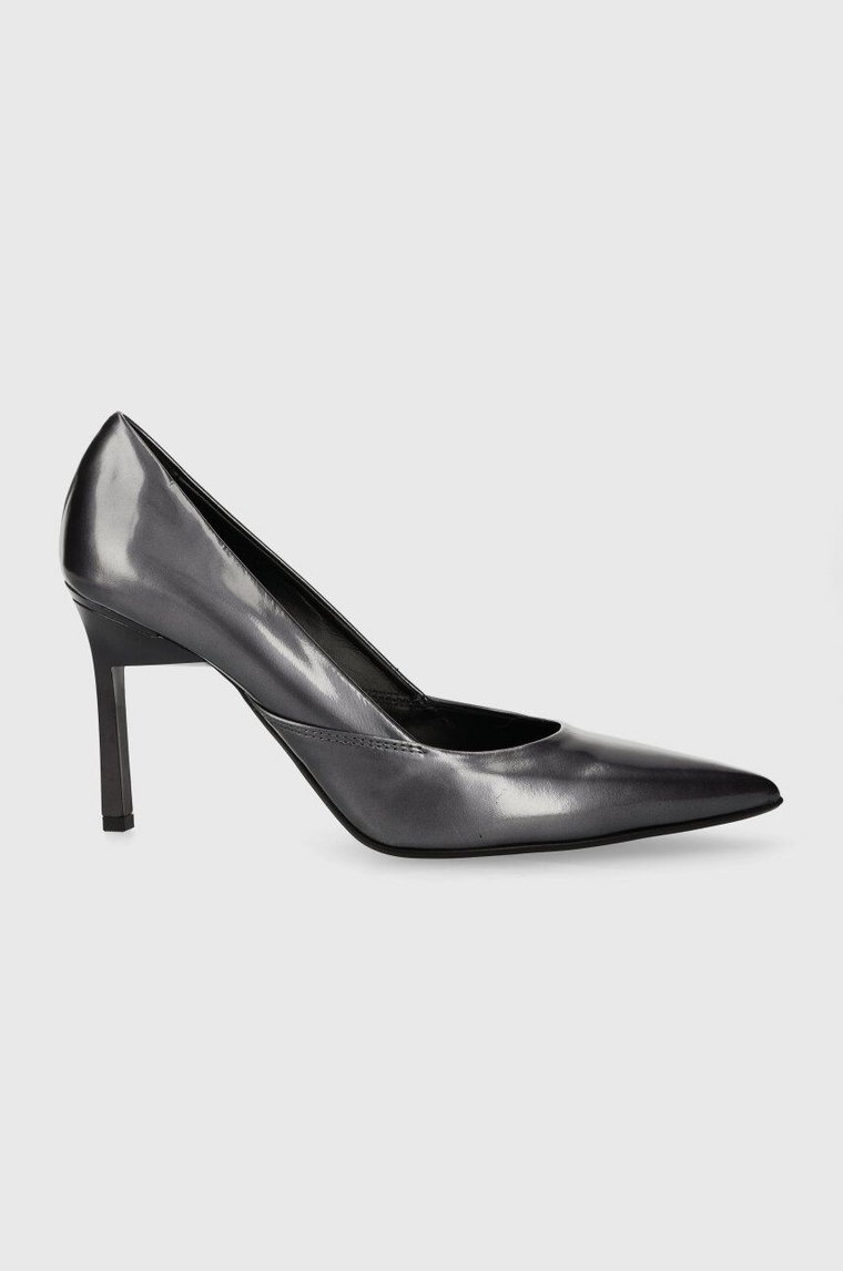 Calvin Klein szpilki skórzane GEO STILETTO PUMP 90 - PEARL kolor szary HW0HW01998