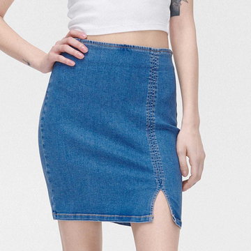 Cropp - Jeansowa spódnica mini z rozcięciem - Niebieski