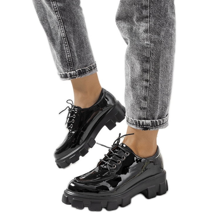 Czarne półbuty lakierowane damskie buty Donker