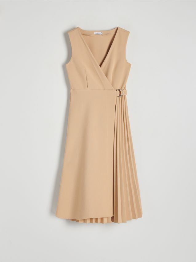 Reserved - Sukienka midi z plisami - beżowy