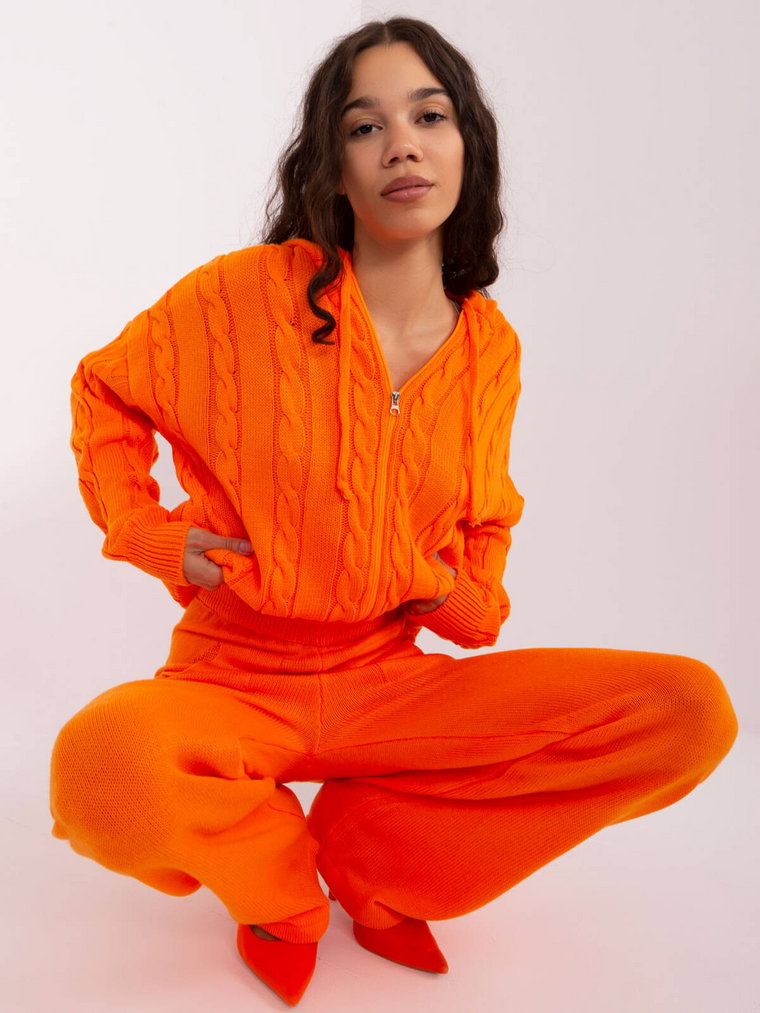 Komplet casualowy pomarańczowy casual sweter i spodnie kaptur nogawka prosta długość długa