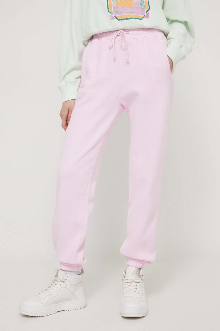 Abercrombie & Fitch spodnie dresowe kolor różowy gładkie