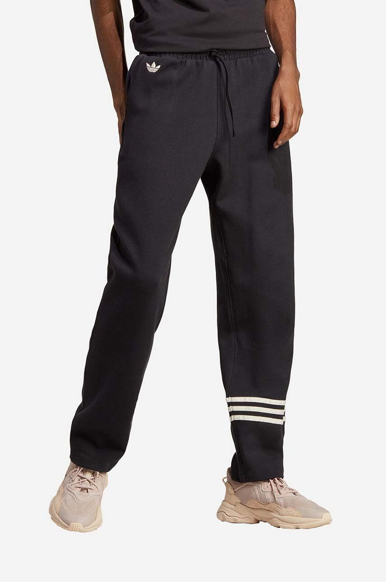 adidas Originals spodnie dresowe Adicolor Neuclassics Track Pants kolor czarny z nadrukiem HR8694-CZARNY