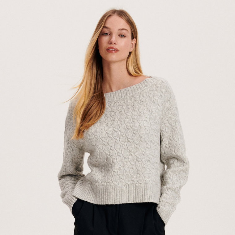 Reserved - Sweter z ozdobnym splotem - jasnoszary