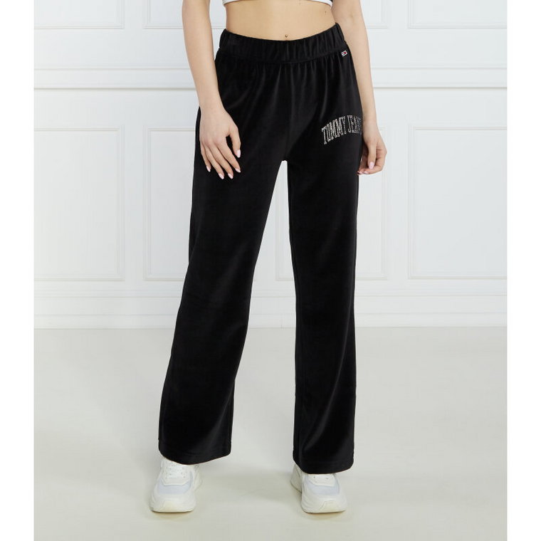 Tommy Jeans Spodnie dresowe TJW RHINESTONE VELOUR SWEATPANT | Relaxed fit