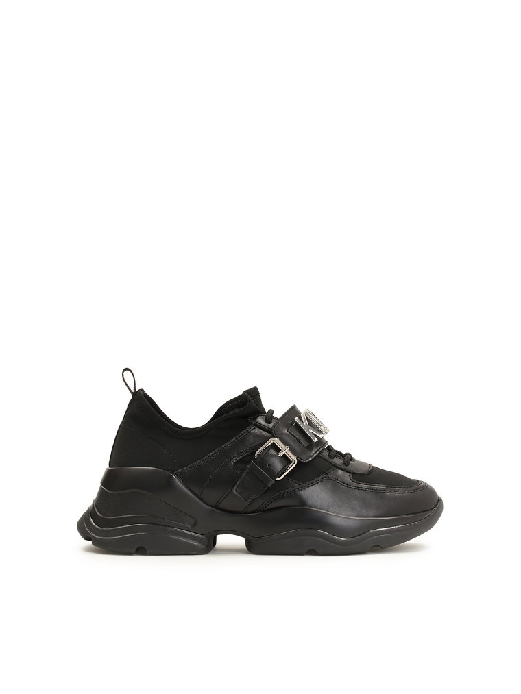 Czarne skórzane sneakersy ze skarpetkową cholewką i paskiem z literami