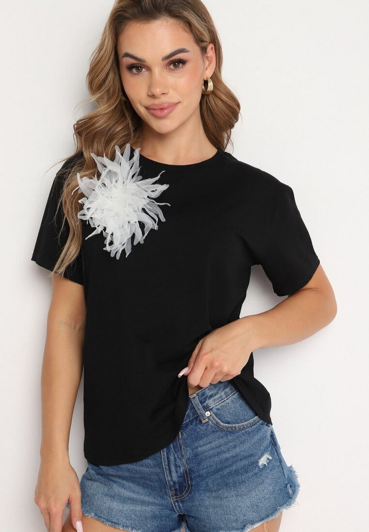 Czarny Bawełniany T-shirt z Broszką Kwiatem Heloa