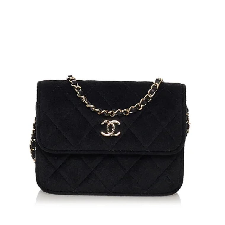 Używana czarna aksamitna torba z klapką Chanel Vintage