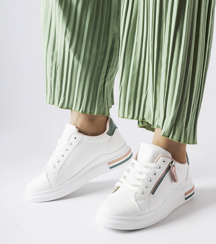 Białe sneakersy z kolorowymi wstawkami Anaunia