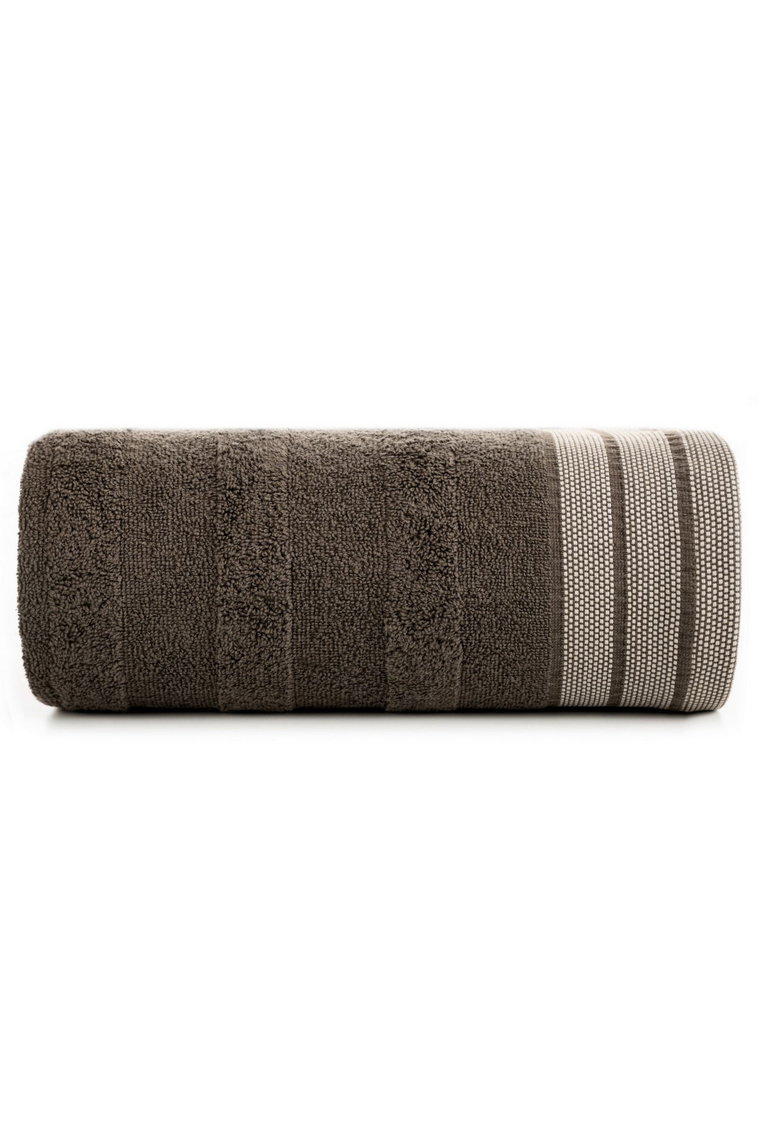 Brązowy ręcznik z ozdobnymi pasami 50x90 cm