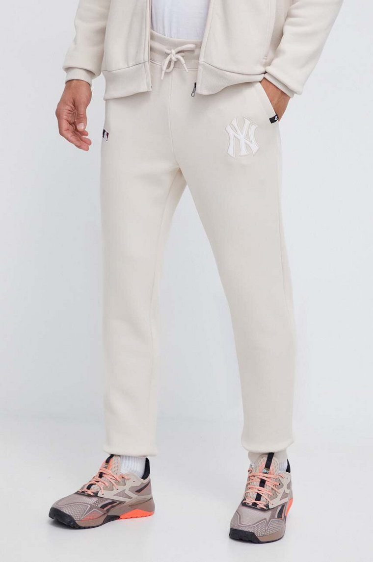 47brand spodnie dresowe MLB New York Yankees kolor beżowy z aplikacją