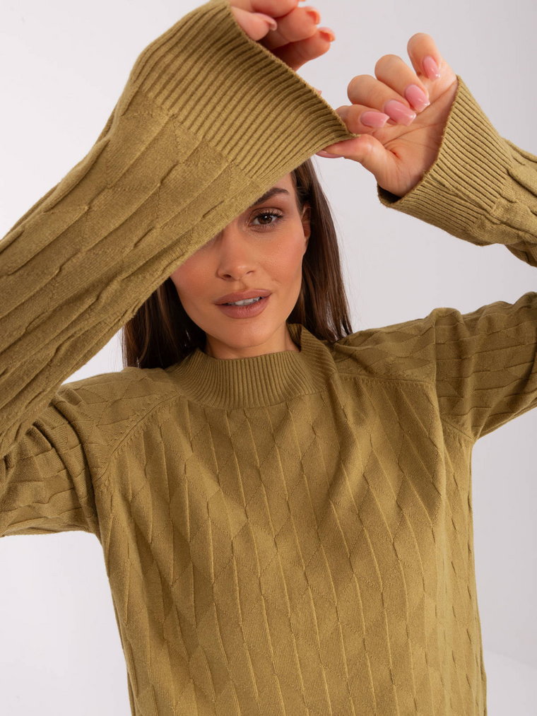 Sweter klasyczny oliwkowy casual dekolt okrągły rękaw długi