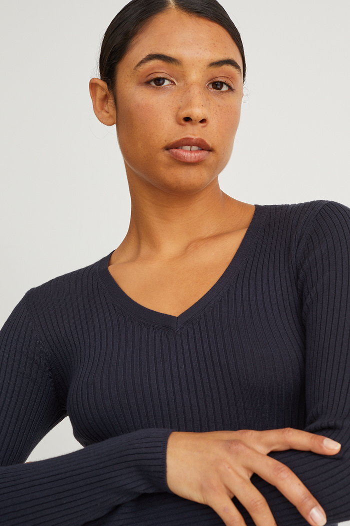 C&A Sweter z linii basic z dekoltem w szpic-prążkowany, Niebieski, Rozmiar: M