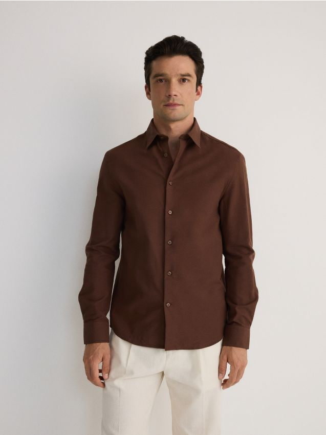 Reserved - Koszula regular z domieszką wiskozy - brązowy