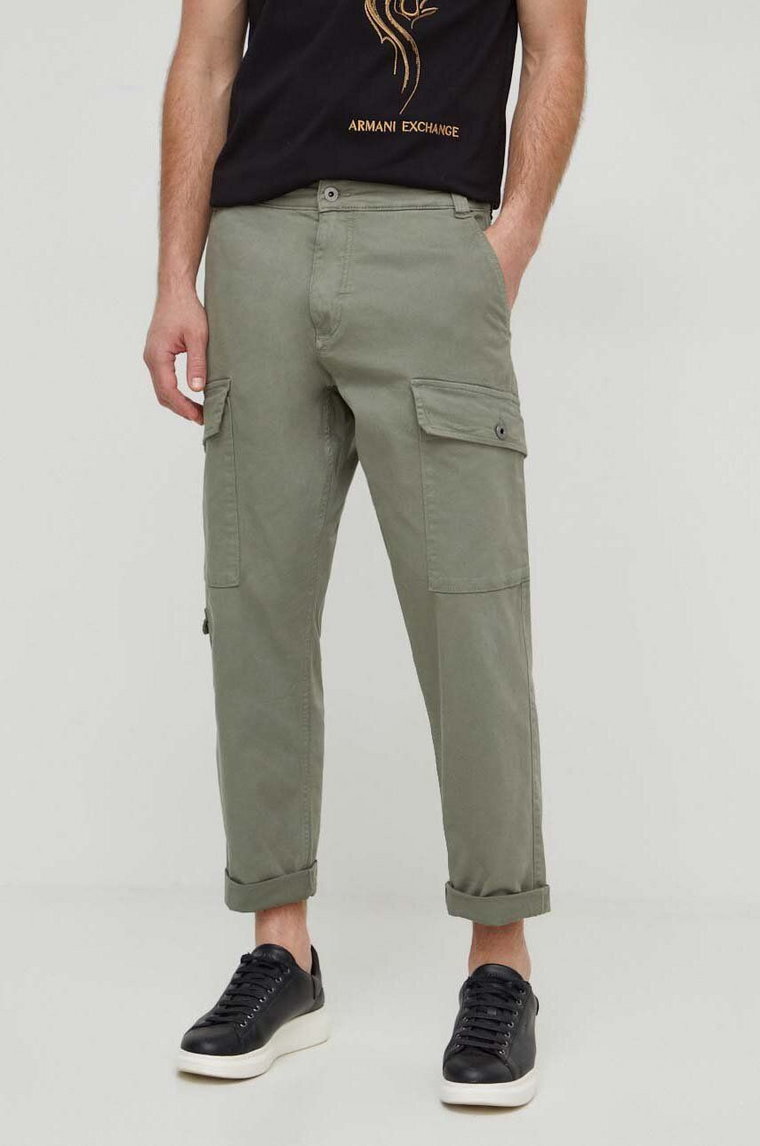 Pepe Jeans spodnie RELAXED MULTI POCKETS PANT męskie kolor zielony w fasonie cargo PM211682