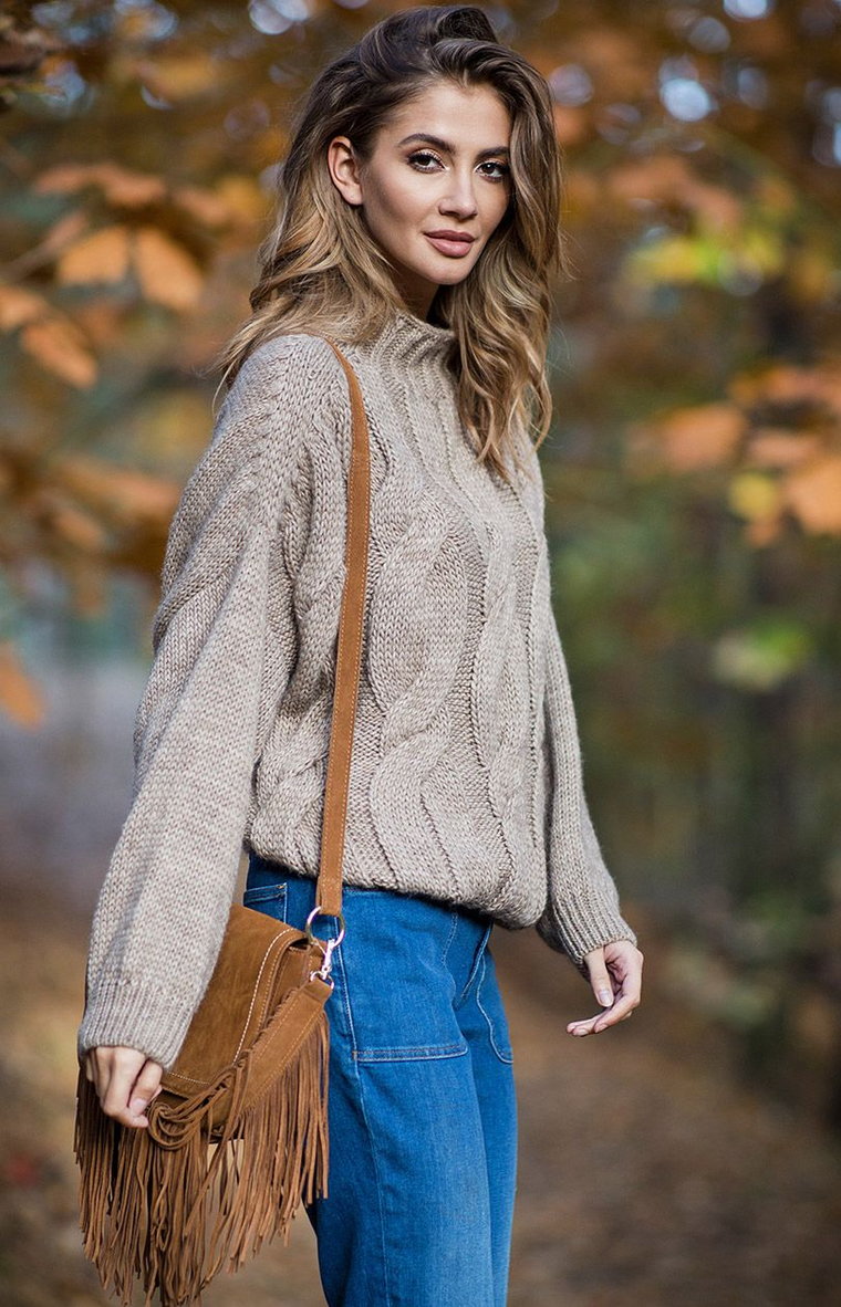 Sweter oversize mocca z wzorem aranów F840, Kolor mocca, Rozmiar L/XL, Fobya