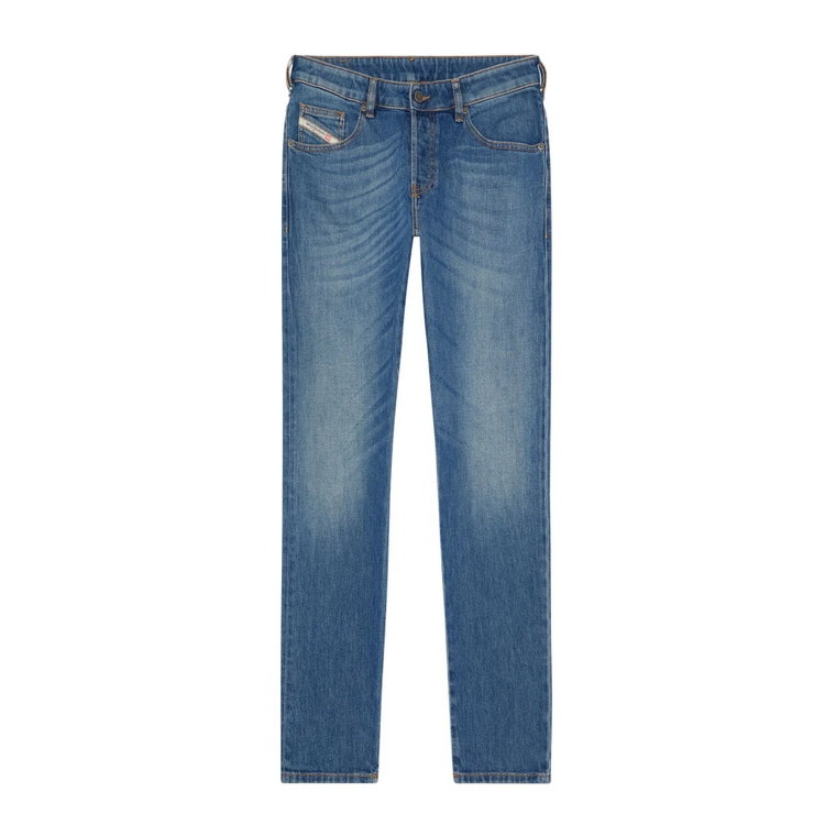 Slim-fit Jeans - D-Yennox Ulepsz swoją kolekcję jeansów tymi nowoczesnymi spodniami o zwężanym kroju. Diesel