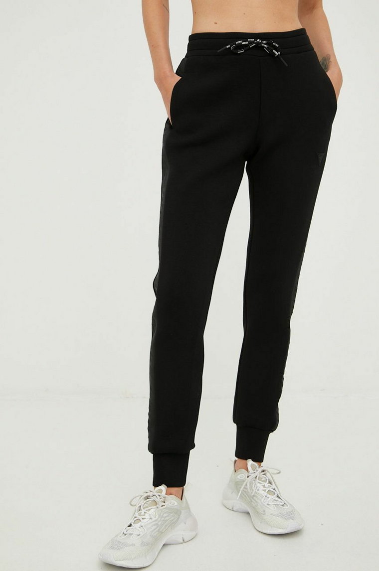 Guess spodnie dresowe ALLIE damskie kolor czarny z aplikacją V2YB18 K7UW2