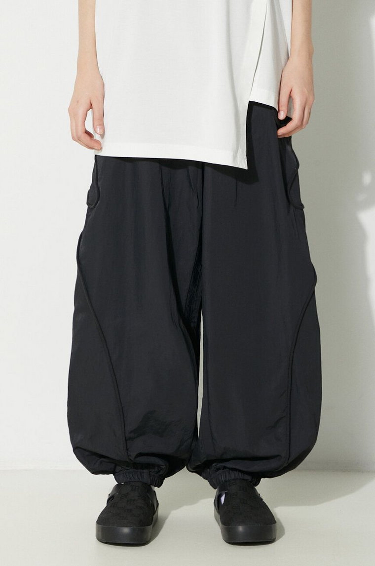 adidas Originals spodnie dresowe Premium Originals Pants kolor czarny gładkie IT9674
