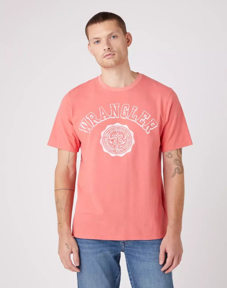 WRANGLER COLLEGIATE TEE MĘSKI T-SHIRT KOSZULKA NADRUK LOGO SPICED CORAL W7E0EJX6Y 112146307