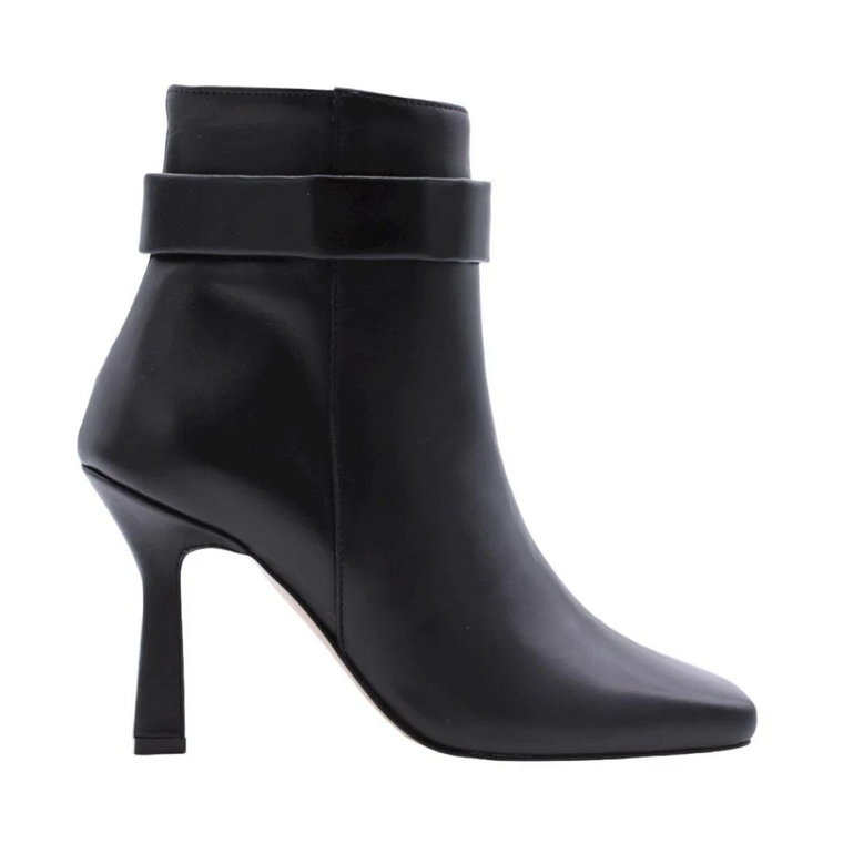 Heeled Boots March23