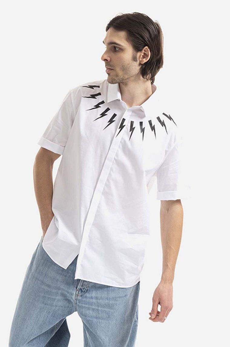 Neil Barett koszula bawełniana Bold Neck Short Sleeve Shirt męska kolor biały regular z kołnierzykiem klasycznym BCM068S.S006S.526-White