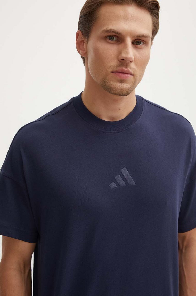 adidas t-shirt bawełniany All SZN męski kolor granatowy z aplikacją IY4135