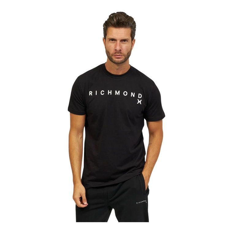 Czarne koszulki i pola z kontrastowym logo Richmond