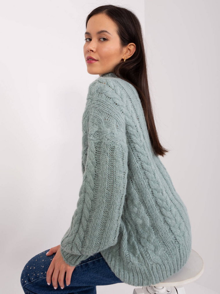Sweter z warkoczami mietowy casual dekolt półgolf