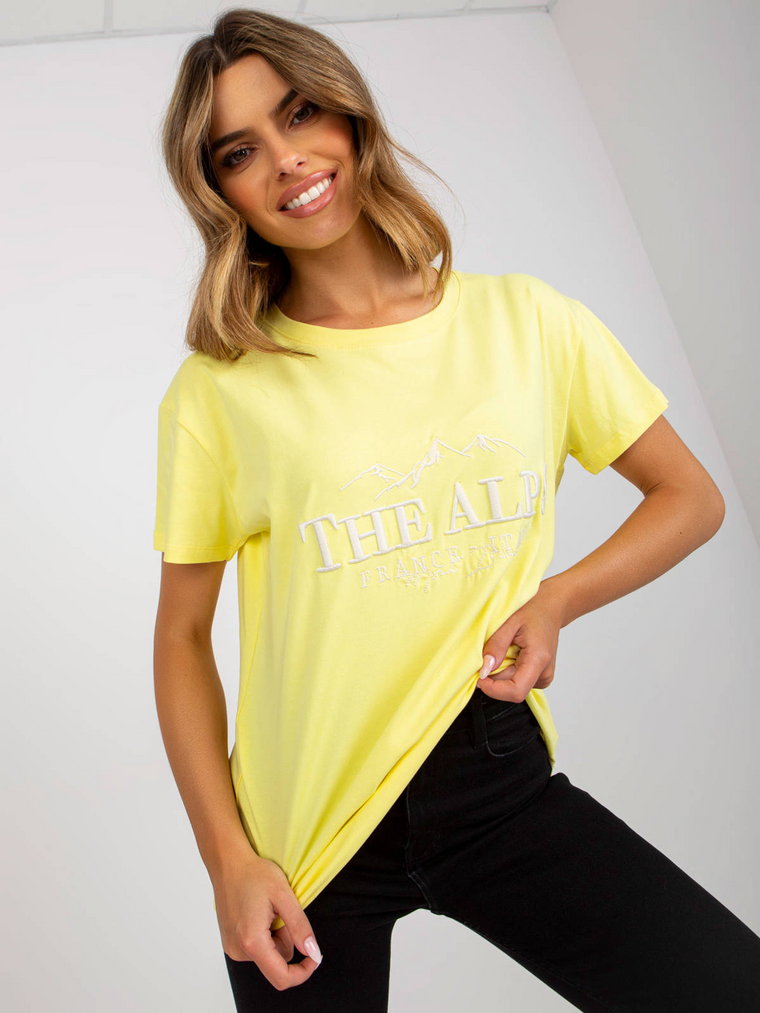 T-shirt z aplikacją jasny żółty casual dekolt okrągły rękaw krótki