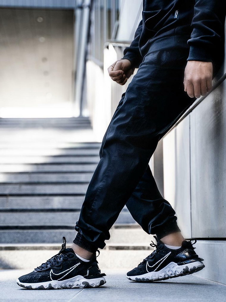 Spodnie Materiałowe Jogger Ze Ściągaczem Męskie Czarne / Czarne Jigga Wear Crown