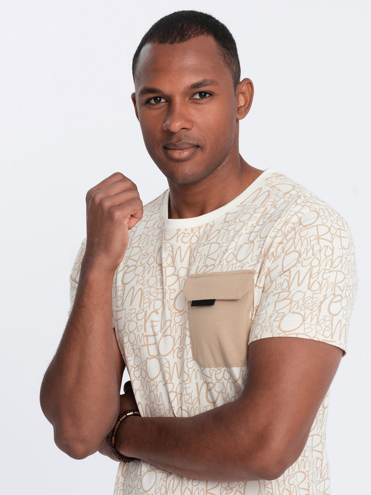 Bawełniany męski t-shirt z literowym printem i kieszonką  kremowo-brązowy V1 OM-TSFP-0188