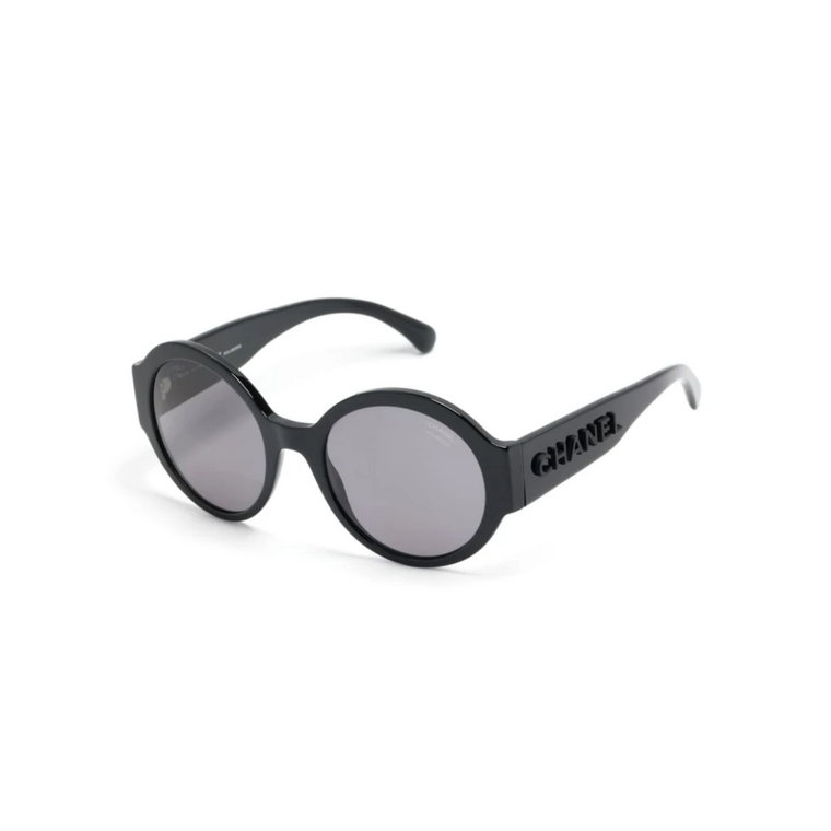 Czarne okulary przeciwsłoneczne z oryginalnymi akcesoriami Chanel