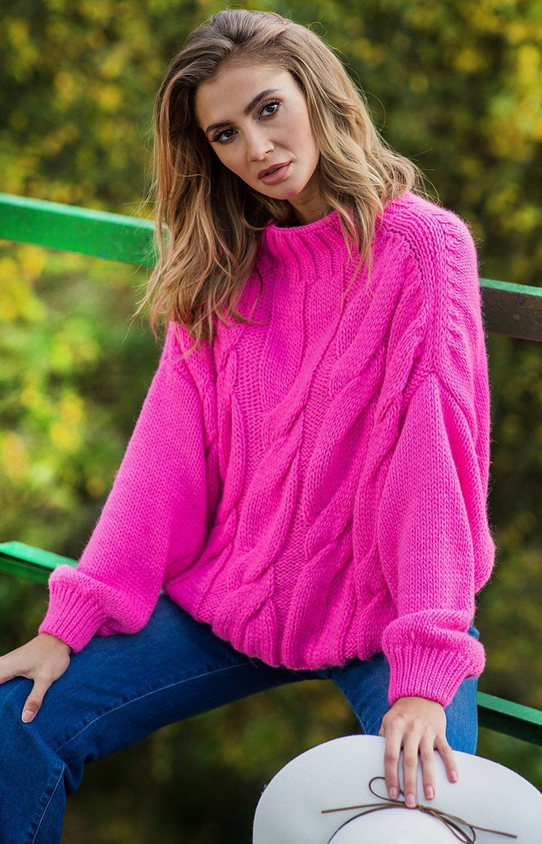 Sweter oversize różowy z wzorem aranów F840, Kolor różowy, Rozmiar S/M, Fobya