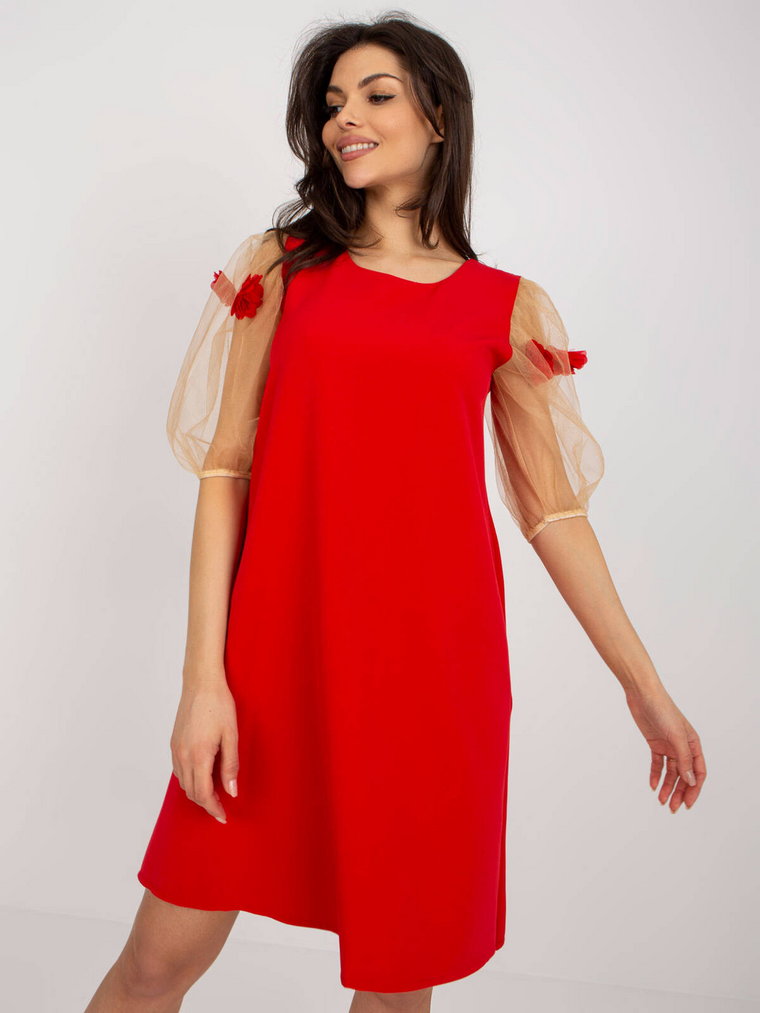 Sukienka koktajlowa czerwony elegancka dekolt okrągły rękaw krótki długość przed kolano bufiasty rękaw