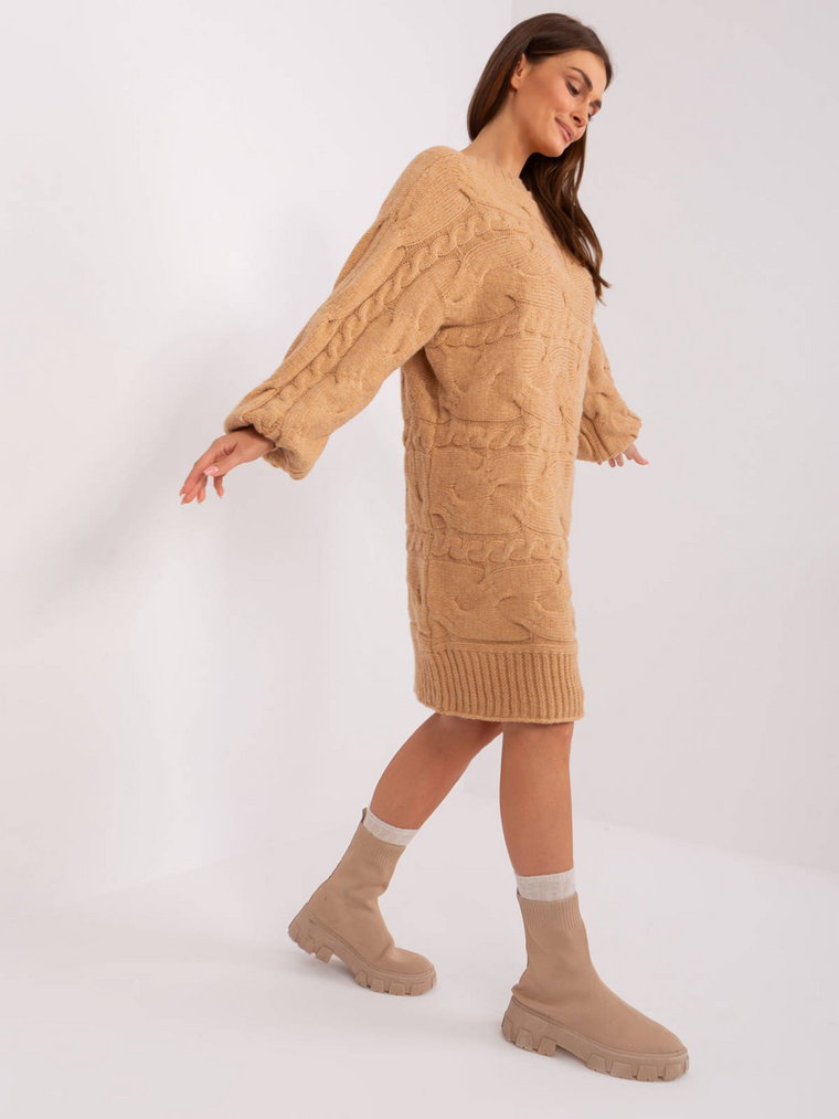 Sweter dzianinowa camelowy sukienka dekolt okrągły rękaw długi długość przed kolano bufiasty