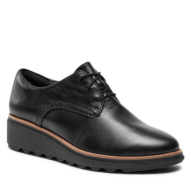 Oxfordy Clarks