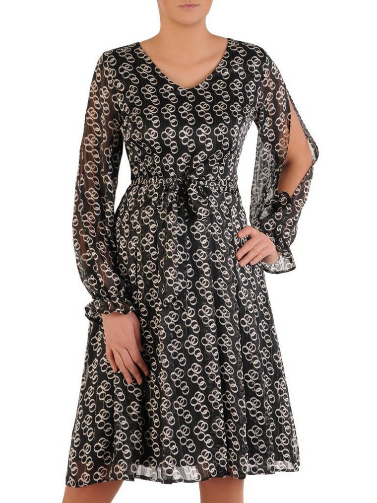 Rozkloszowana sukienka z szyfonu, kreacja z modnymi plisami 24439