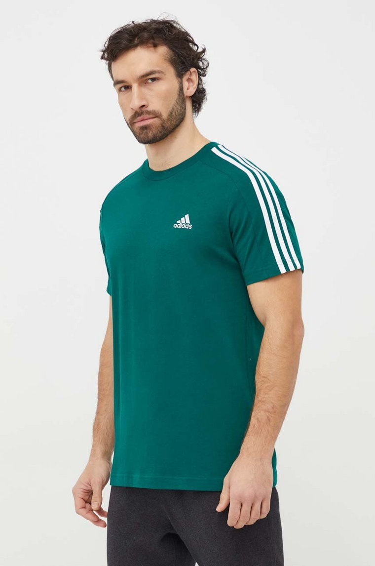 adidas t-shirt bawełniany męski kolor zielony z aplikacją  IS1333