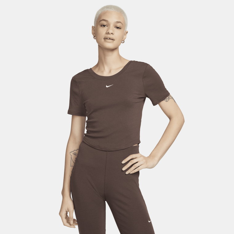 Damska przylegająca koszulka z krótkim rękawem i półokrągłym tyłem w drobny prążek Nike Sportswear Chill Knit - Czerń