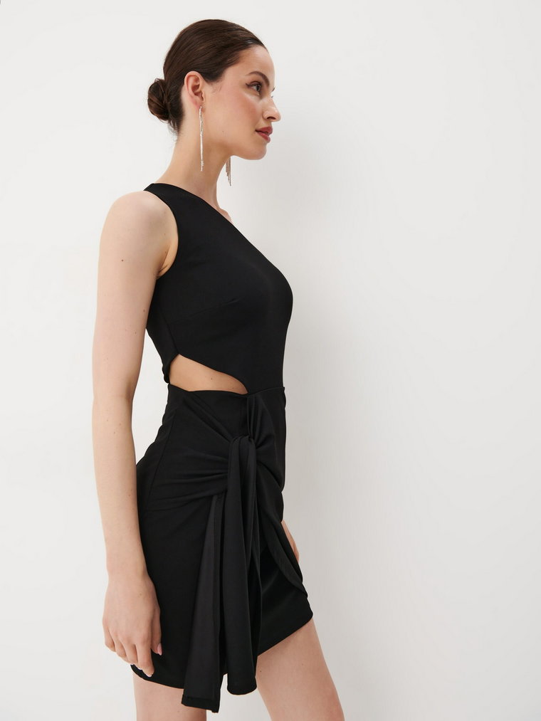 Mohito - Czarna sukienka mini na jedno ramię - czarny