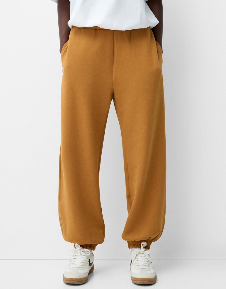 Bershka Obszerne Spodnie Jogger Z Interlockiem Kobieta M Whisky