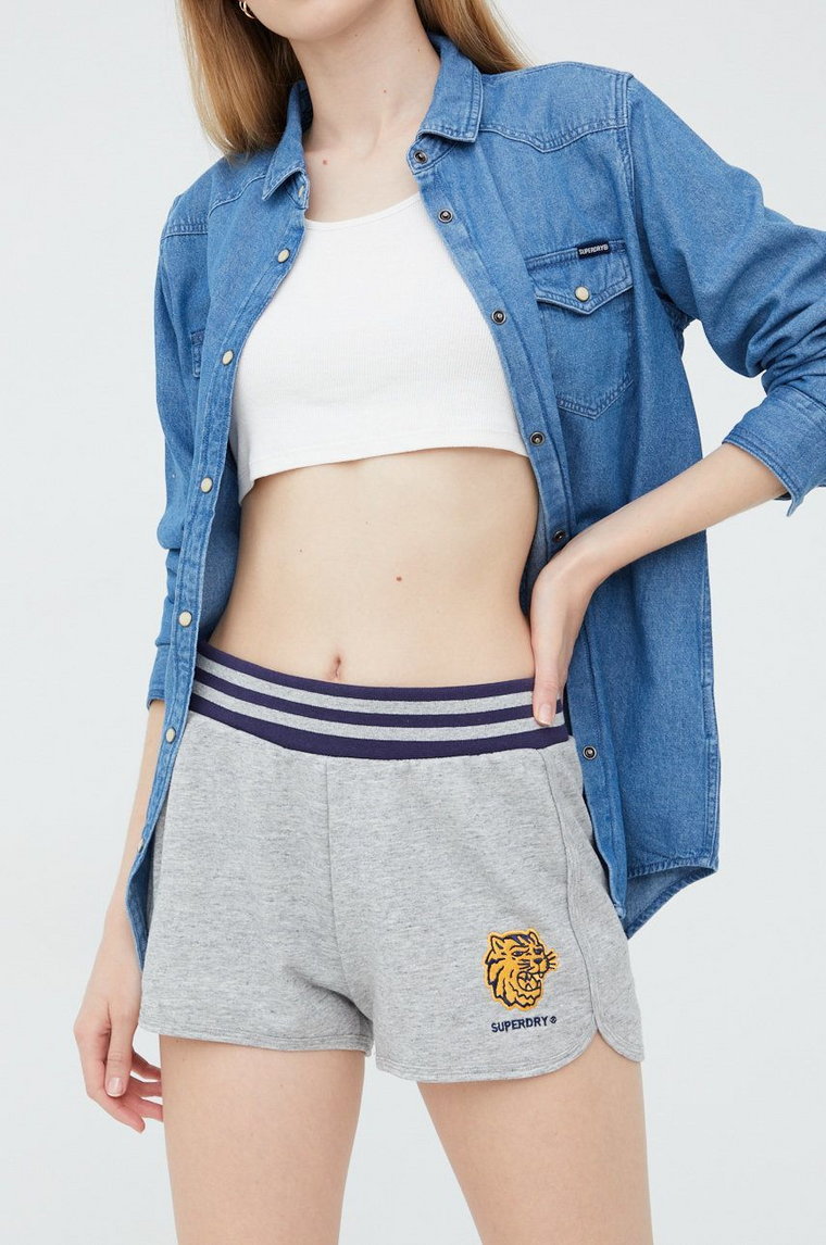 Superdry szorty damskie kolor szary z aplikacją high waist