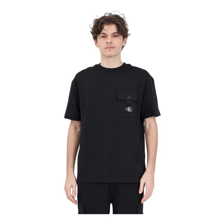 Czarna koszulka z teksturą i kieszenią na logo Calvin Klein Jeans