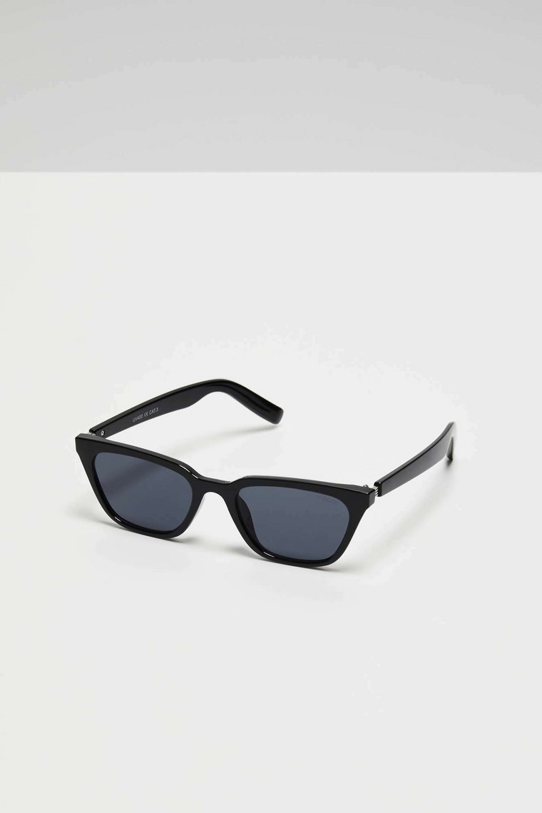 Okulary przeciwsłoneczne o wąskim kocim kształcie  czarne