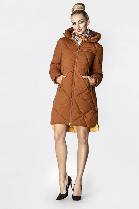 Dłuższa kurtka zimowa damska z wysoką stójką karmelowa (j9-067)