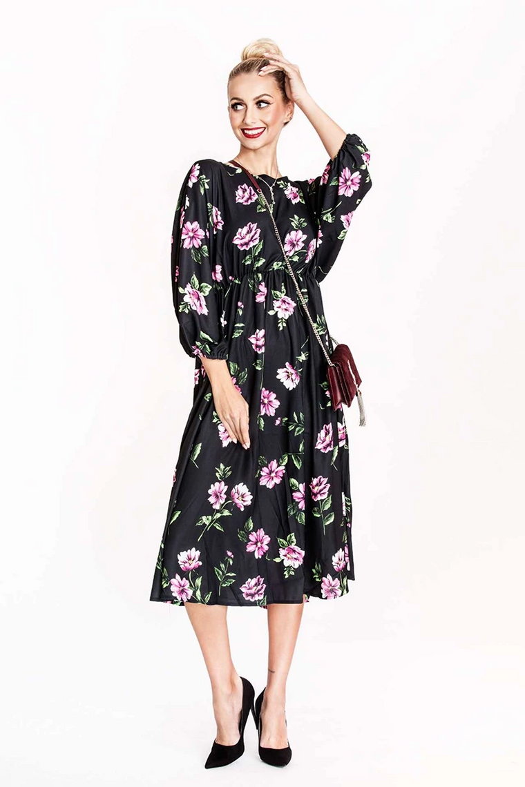 Sukienka w kwiaty typu kimono z okrągłym dekoltem Ann Gissy czarny/róż (XY202116)