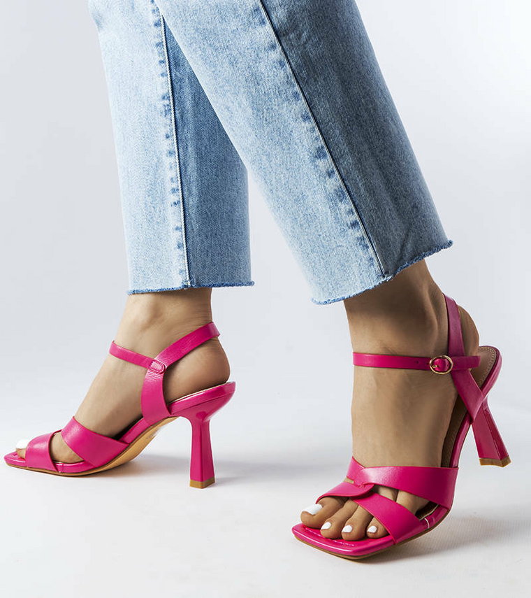 Różowe sandały na szpilce z paskiem Karolina