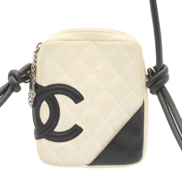Używana biała skórzana torebka Chanel na ramię Chanel Vintage