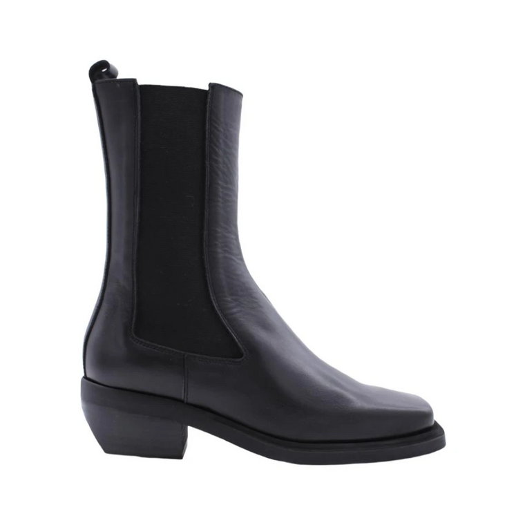 Chelsea Boots March23